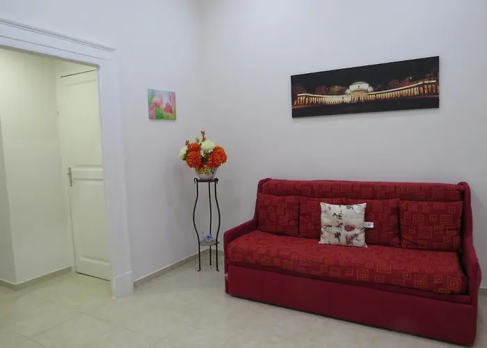 Napul'e 4* Νάπολη