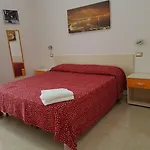 Napul'e 4* Неаполь